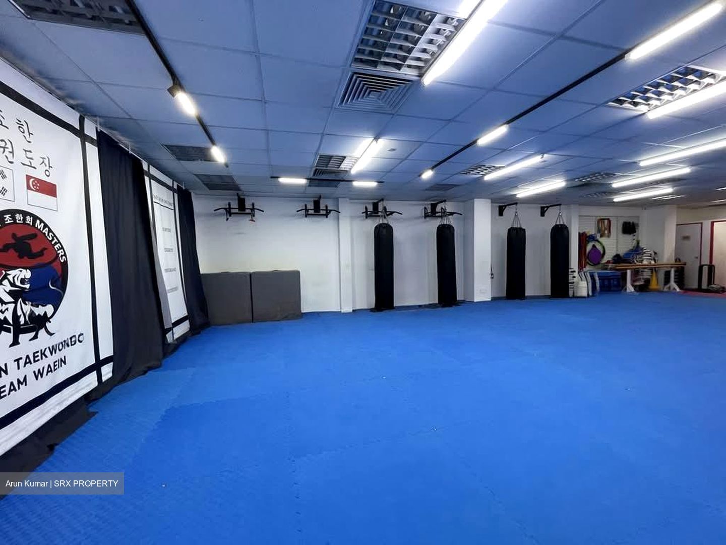Upper Serangoon Shopping Centre (D19), Retail #583760921